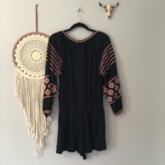 •LOFT Embroidered Split Neck Romper• - Picture 9 of 13